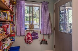 877 Hutchinson Rd — listing photo 15 of 79