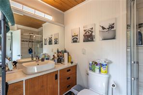 877 Hutchinson Rd — listing photo 18 of 79
