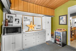 4598 Torquay Dr — listing photo 15 of 35