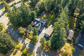 2377 Barbara Rd — listing photo 22 of 96