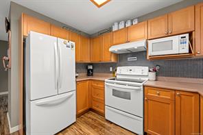 9-1370 Henry Rd — listing photo 19 of 45