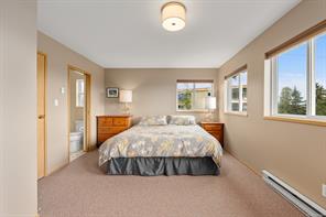 3-699 Castle Crag Cres — listing photo 17 of 38