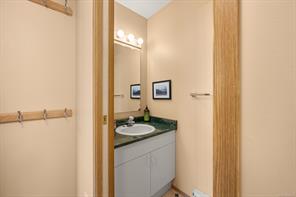 3-699 Castle Crag Cres — listing photo 19 of 38