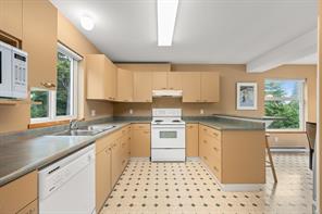 3-699 Castle Crag Cres — listing photo 21 of 38