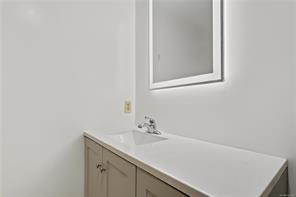 302-755 Hillside Ave — listing photo 18 of 22