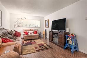 112-218 Bayview Ave — listing photo 17 of 30