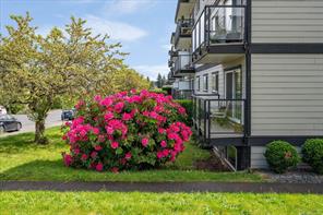 112-218 Bayview Ave — listing photo 19 of 30