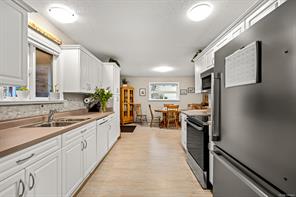 1965 Cougar Cres — listing photo 21 of 37