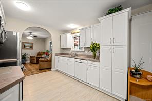 1965 Cougar Cres — listing photo 22 of 37