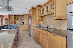 8798 Forest Park Dr — listing photo 17 of 47