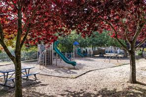 1715 Country Hills Dr — listing photo 38 of 39