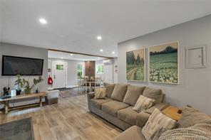 61 Maple Park Cir — listing photo 14 of 58