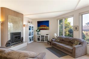 335 King George Terr — listing photo 14 of 41