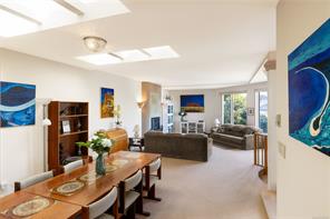 335 King George Terr — listing photo 19 of 41
