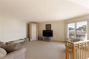 335 King George Terr — listing photo 22 of 41