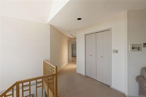 335 King George Terr — listing photo 28 of 41