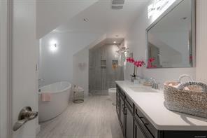 319 Chemainus Rd — listing photo 28 of 99