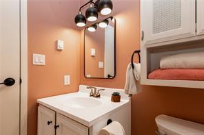 304-962 Island Hwy — listing photo 34 of 50