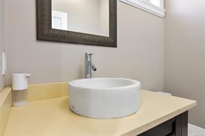 1059 Clare St — listing photo 21 of 65
