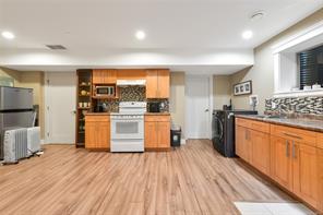 1059 Clare St — listing photo 42 of 65