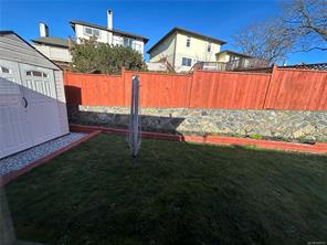 4225 Quadra St — listing photo 18 of 22