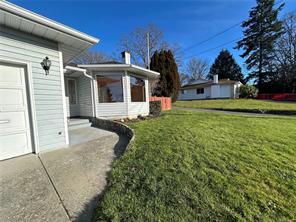 4225 Quadra St — listing photo 21 of 22