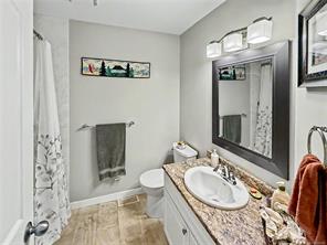 586 Hampstead St — listing photo 15 of 23