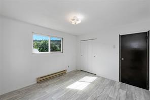 1582 Robert St — listing photo 14 of 24