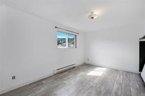1582 Robert St — listing photo 15 of 24