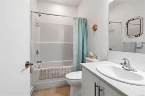 2410 Fern Way — listing photo 26 of 32