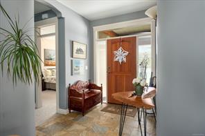616 Attenborough St — listing photo 17 of 47