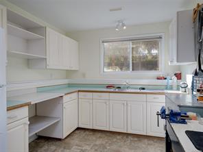 9743 Ardmore Dr — listing photo 21 of 37