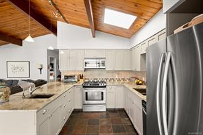 214 Dogwood Lane — listing photo 15 of 45