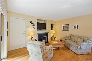 3-4701 Lochside Dr — listing photo 14 of 49