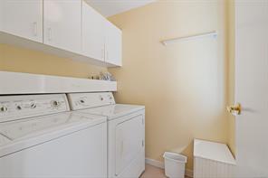 3-4701 Lochside Dr — listing photo 41 of 49