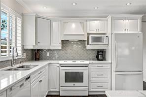 575 Panorama Pl — listing photo 14 of 49