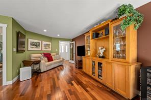 920 Eastwicke Cres — listing photo 15 of 40