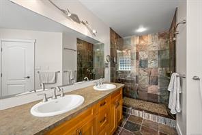 920 Eastwicke Cres — listing photo 19 of 40
