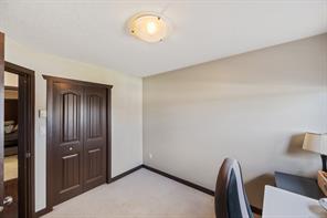 2735 Rydal Ave — listing photo 15 of 47