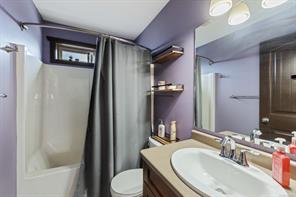 2735 Rydal Ave — listing photo 19 of 47