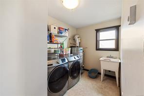 2735 Rydal Ave — listing photo 22 of 47