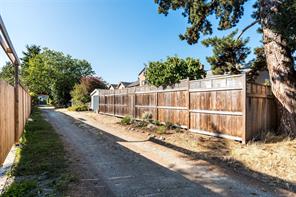 1050 Deal St — listing photo 31 of 49
