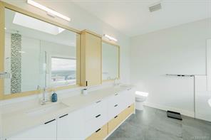 2399 Azurite Cres — listing photo 16 of 40