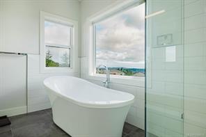 2399 Azurite Cres — listing photo 17 of 40