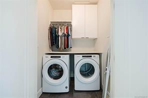 2399 Azurite Cres — listing photo 22 of 40