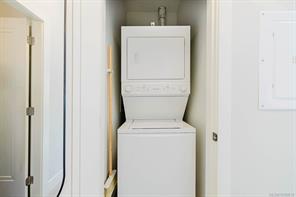 2399 Azurite Cres — listing photo 30 of 40