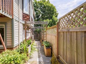 1040 Alston St — listing photo 32 of 33