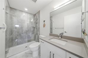 301-7098 Wallace Dr — listing photo 14 of 28