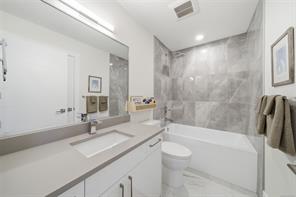 301-7098 Wallace Dr — listing photo 18 of 28