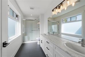230 Golden Oaks Cres — listing photo 26 of 38